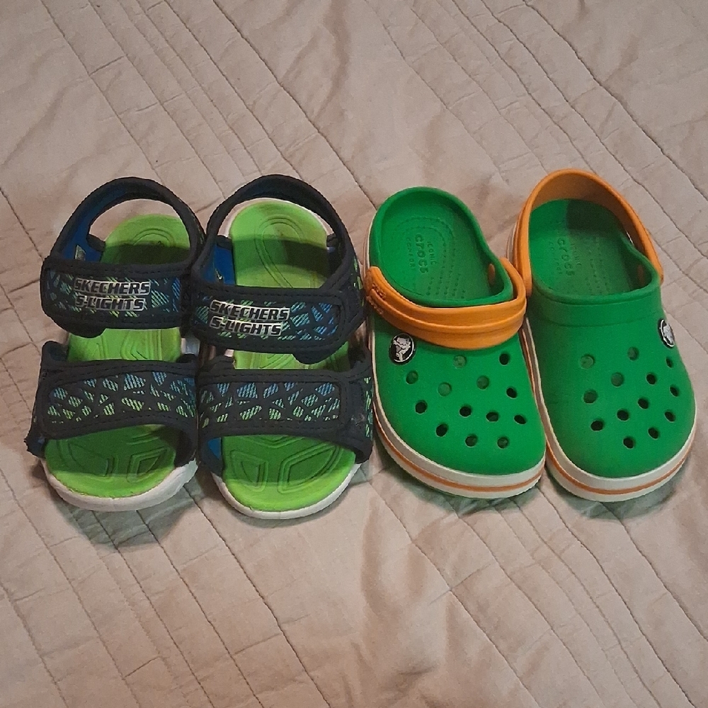 Skechers Kids Navy and Lime Sandals